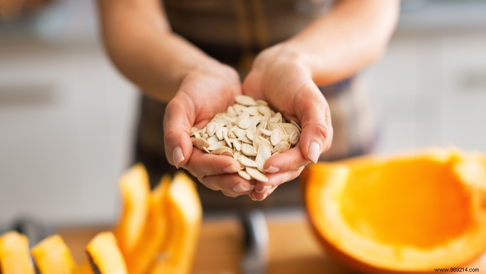 9 reasons to eat pumpkin seeds 