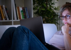 This is what blue light does to your skin 