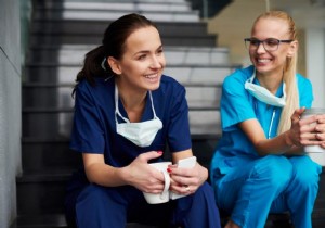 Nice citizens  initiative:donate mouth caps to healthcare providers 