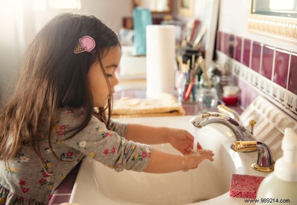 With this hack your kids wash their hands the way they should! 