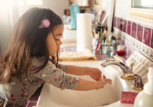 With this hack your kids wash their hands the way they should! 