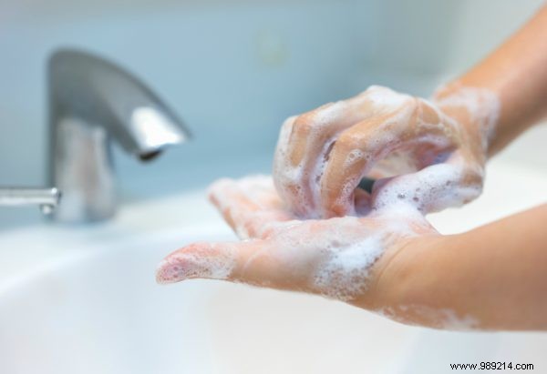 Video:washing hands as it should be 