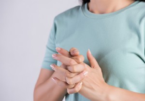Does Cracking Your Knuckles Cause Arthritis? The Science Behind the Pop