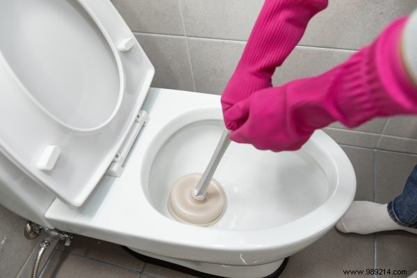 5 things you should never, ever flush down the toilet 