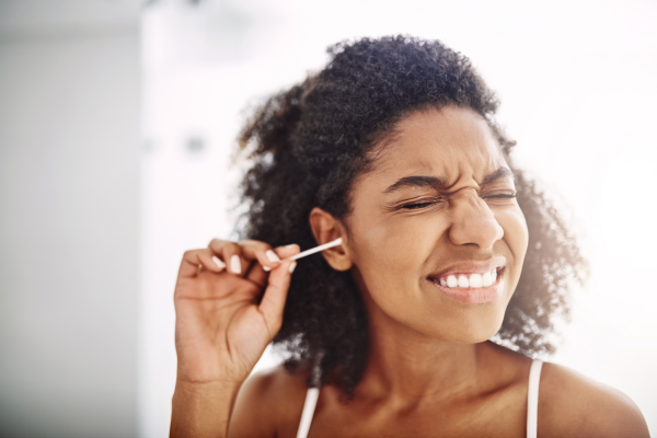 Should you clean your ears with a cotton swab? 