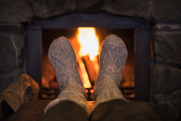 This is why you always have cold feet (and this is how you get them warm!) 