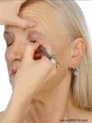 Makeup tutorial for older skin 