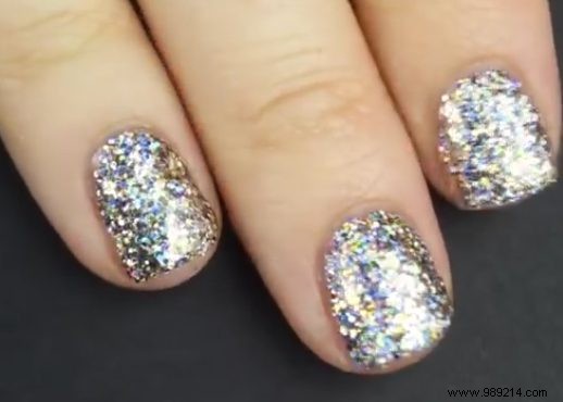 With this tip glitter nail polish will look just like in the bottle on your nail 