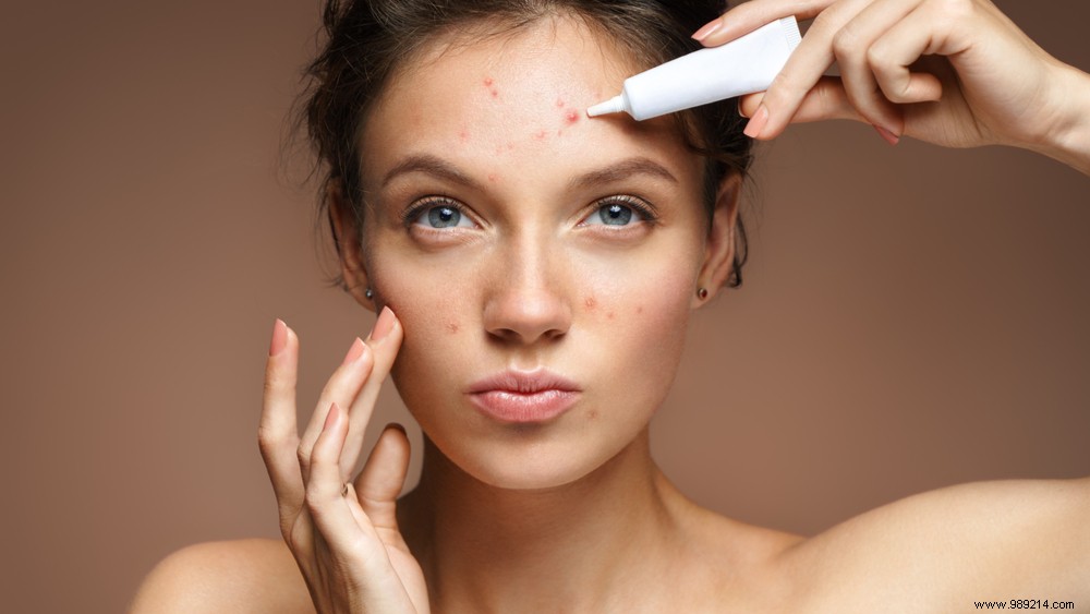 Is pus from pimples contagious? 