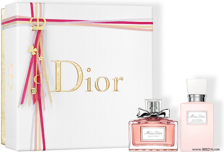 10 x delicious perfume sets for her to give as a gift 