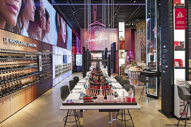 See:the Lancôme flagship store in Paris 