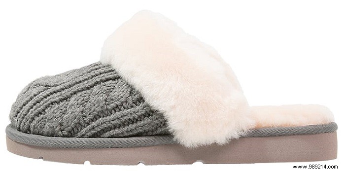 12 x nice slippers to keep your feet warm 