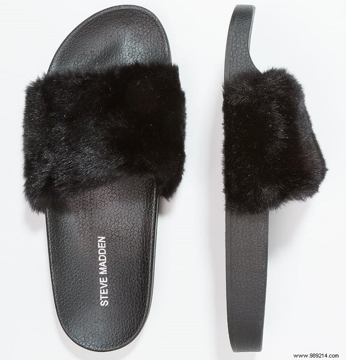 6 x Fluffy slippers 