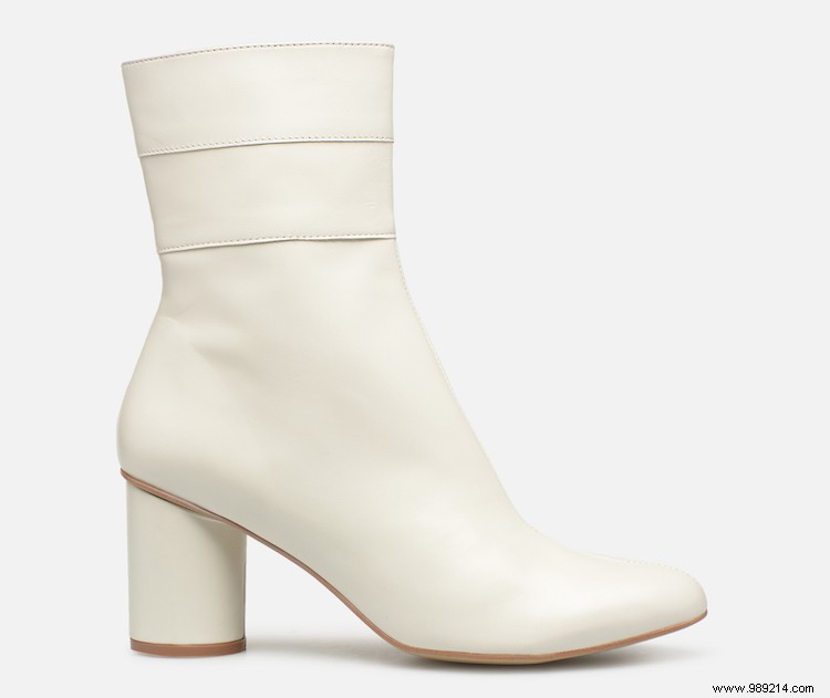 Trend:white ankle boots 