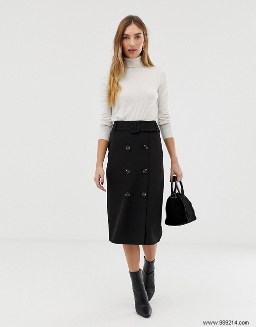 Trend:skirts with buttons on the front 