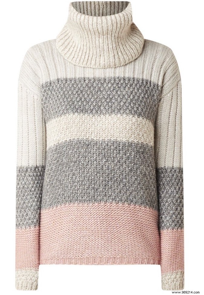 Lovely sweaters to keep you warm in the cold weather 