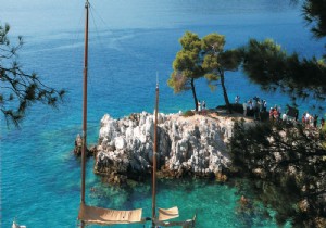 Island hopping in Greece:three great experiences 