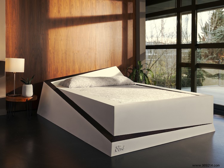 This bed rolls revolving sleeper back to its own side 