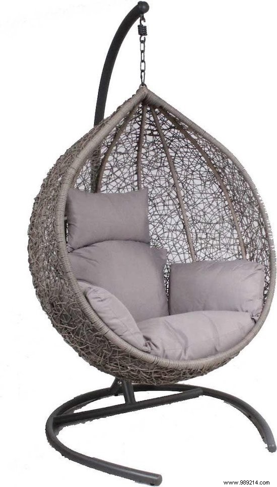 7 hanging chairs for a relaxed summer 