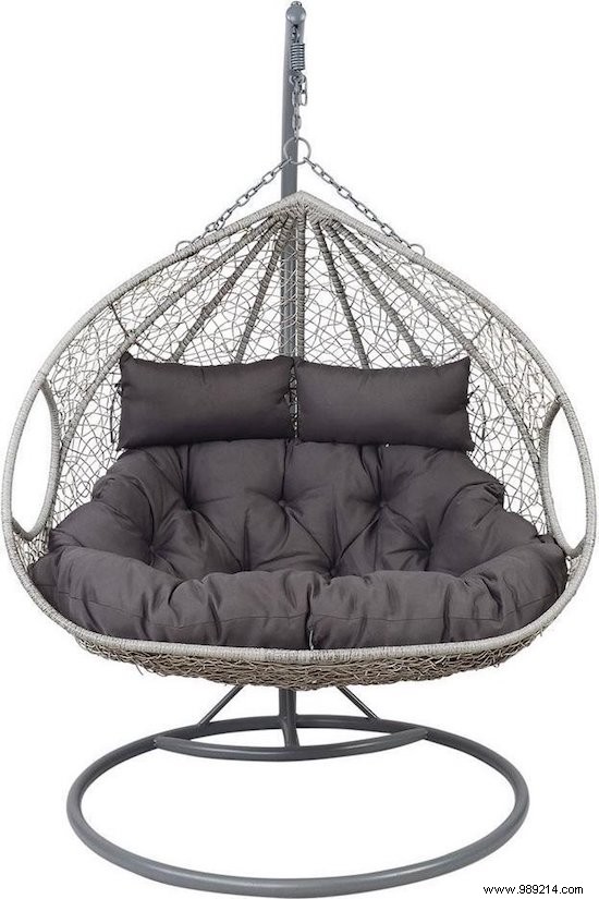 7 hanging chairs for a relaxed summer 
