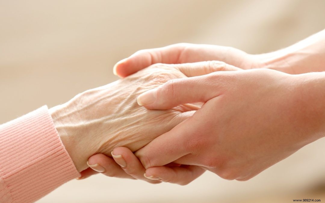 Videoconferencing caregivers:lifesaving gestures 