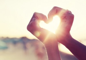 How to enjoy the benefits of the sun without putting yourself in danger? 