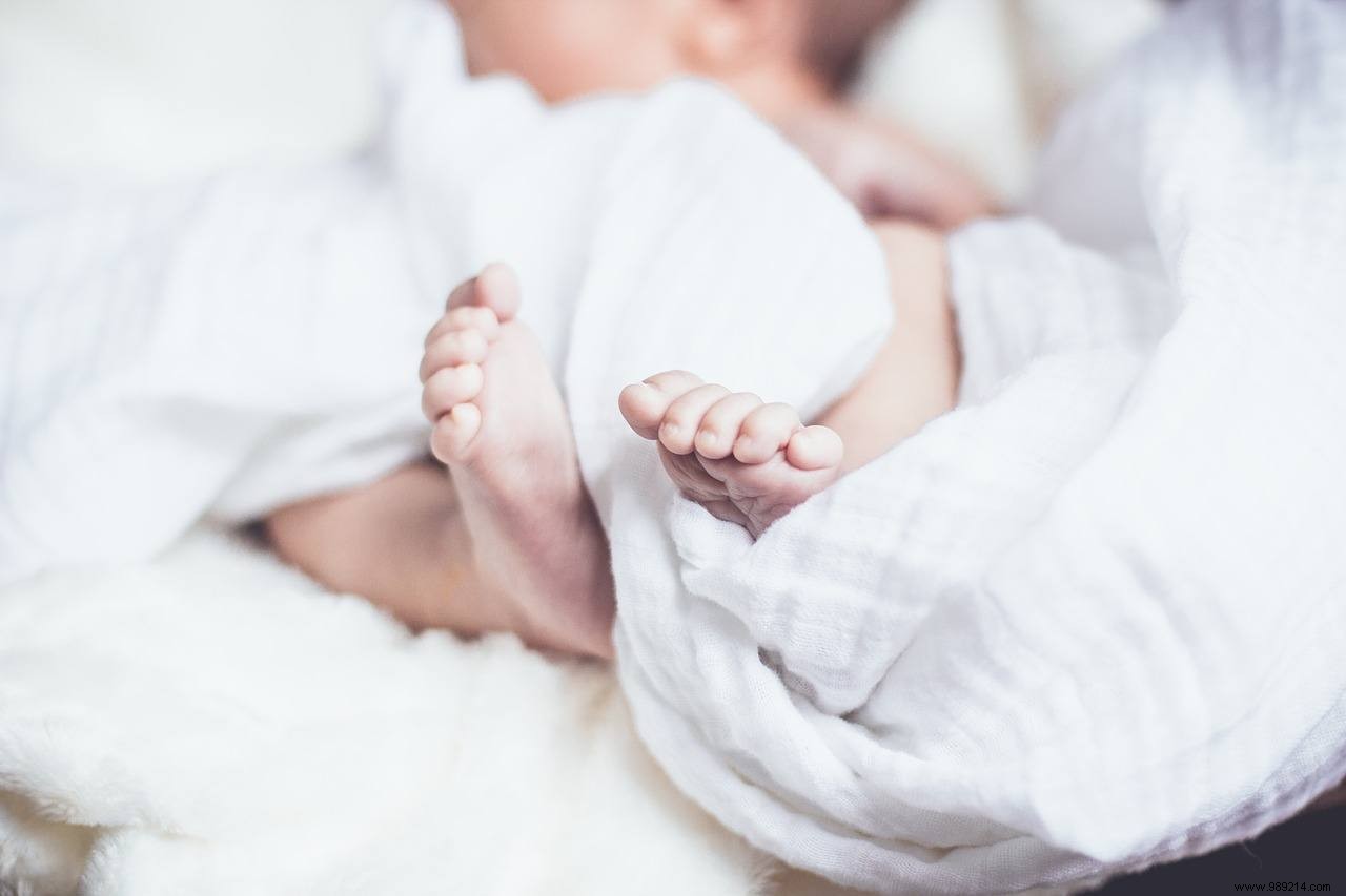 How to help baby sleep through the night? 