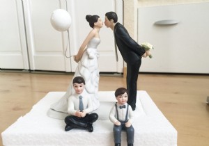 How to Choose the Perfect Original Wedding Cake Topper