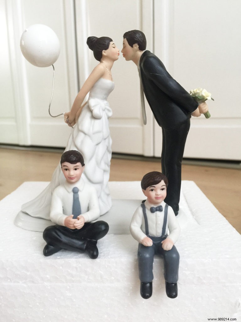 How to choose an original wedding figurine? 