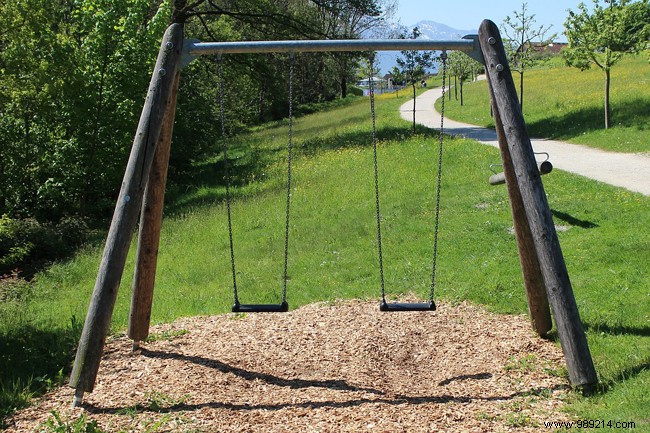 The swing is the essential of playgrounds 