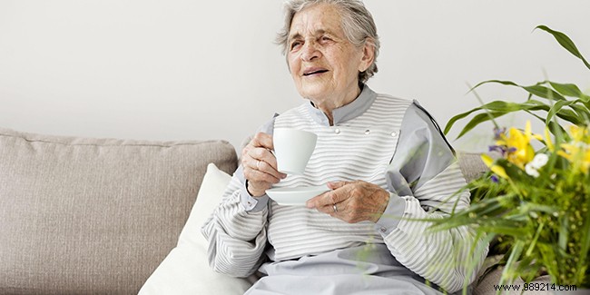 How to organize the care at home of an elderly person? 