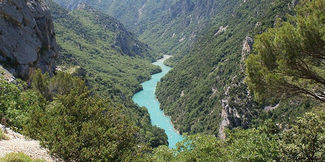 The Gorges du Verdon by electric boat:advice and organization 