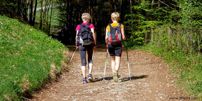 Nordic walking, a physical activity recommended for your health 