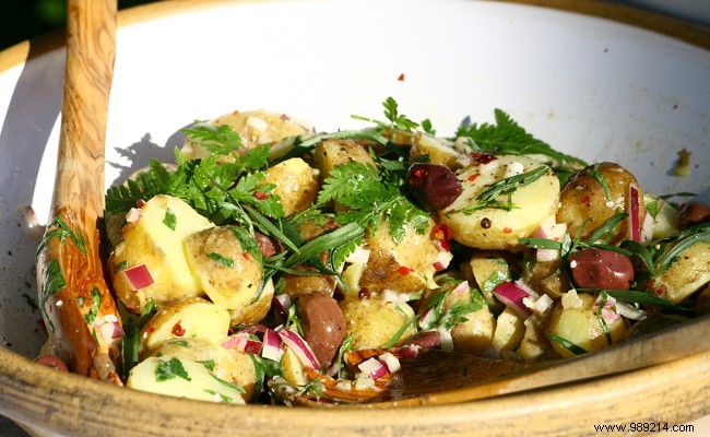 Potato salad with herbs and onions 