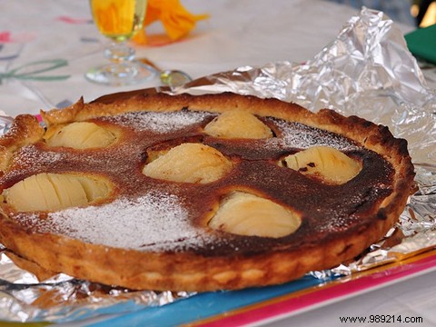 Chocolate, pear and almonds:a perfect match 