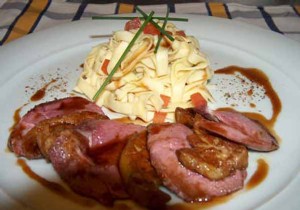 Paired duckling and foie gras with fresh pasta * 