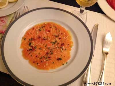 Raw salmon carpaccio with olive oil and ginger 