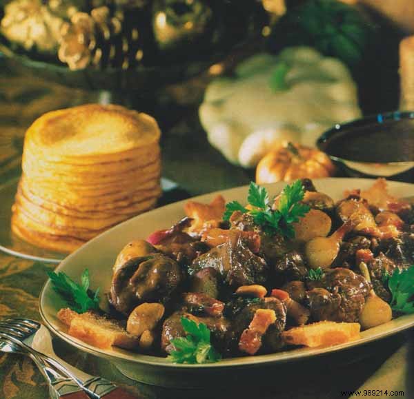 Wild boar stew with Côtes de Gascogne and rolled belly 