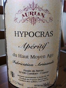 Ancient medieval wine-based drink, sweetened with honey and flavored:Hypocras 