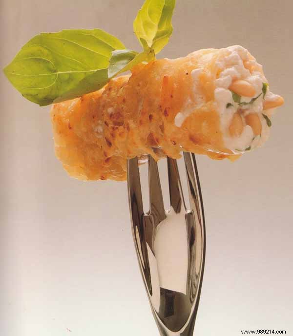 Cannelloni with cream cheese and basil 