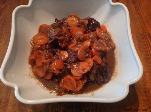 Beef chuck stew with carrots, ginger and Indian curry 
