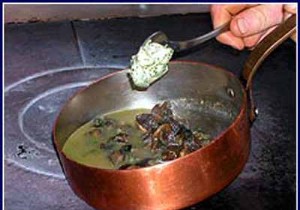 Burgundy snail fricassee with nut butter and Smyrna raisins 