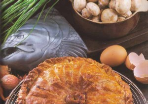 Salmon pie with mushrooms 