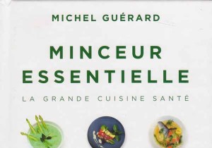 Gazpacho picaro with tomatoes and strawberries 