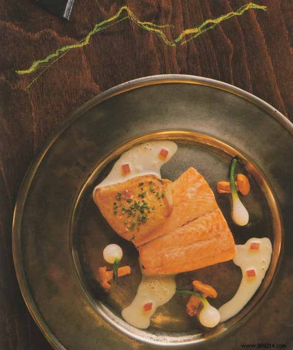Escalopes of salmon and goose foie gras pan-fried with chanterelle mushrooms 