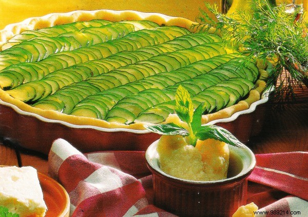 Zucchini tart with feta 