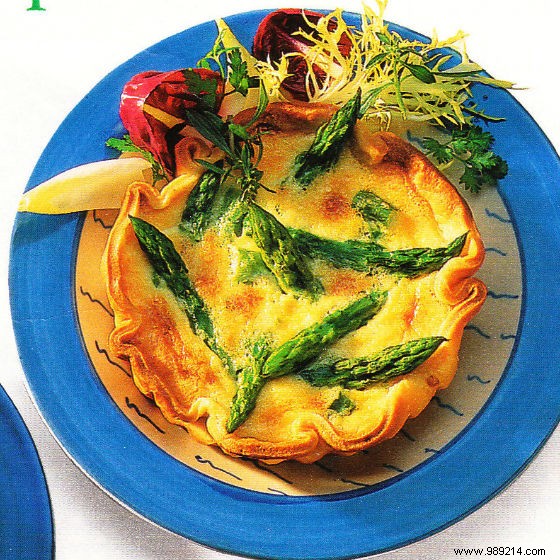 Parmesan quiche with asparagus 