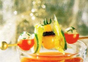 Tomato skewers with two colors and bloody mary 