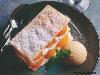 Puff pastry apricot and almond ice cream 