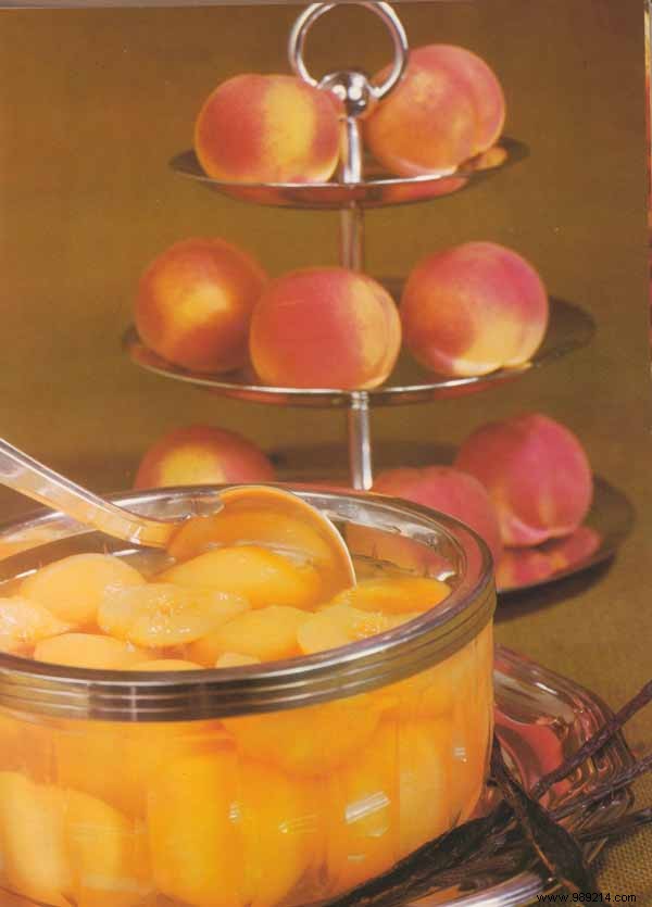 Peach compote with vanilla 